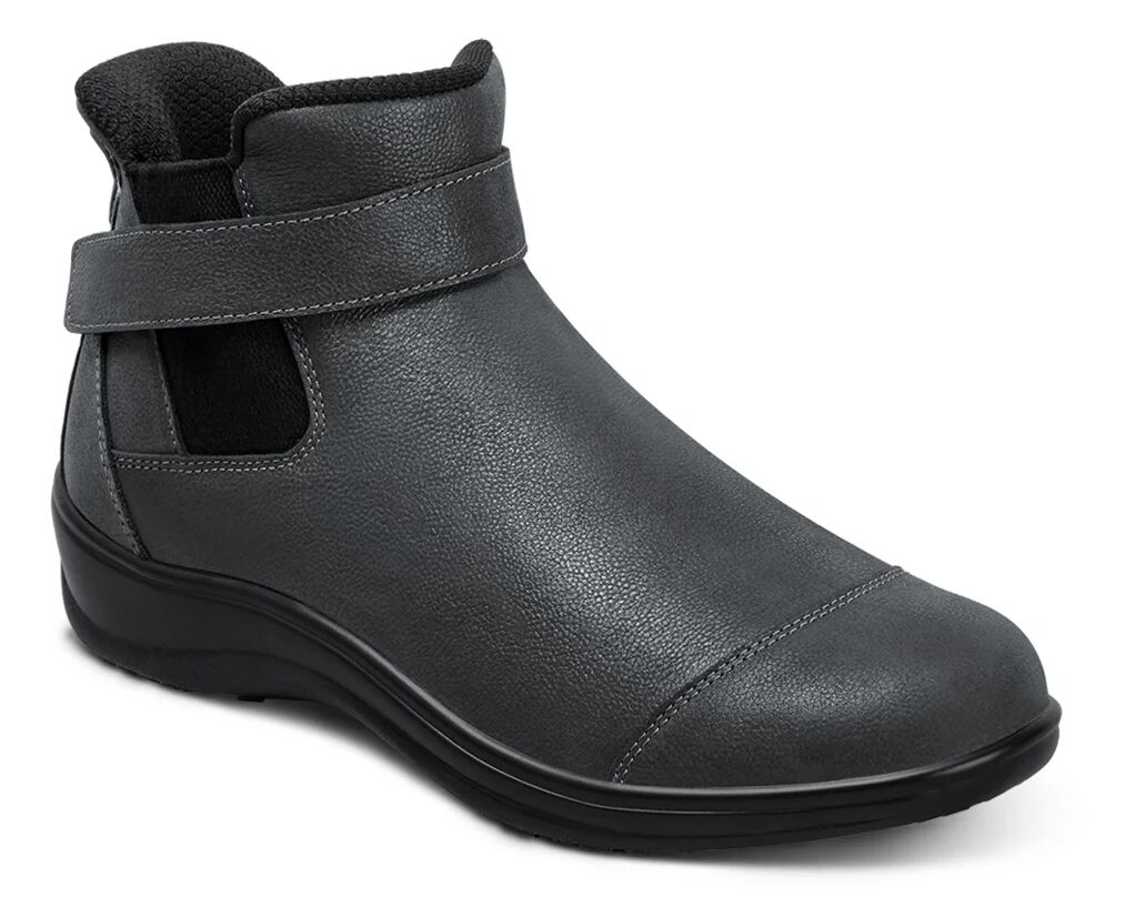 OTF_WebAsset_Blaire_90021_Black_1